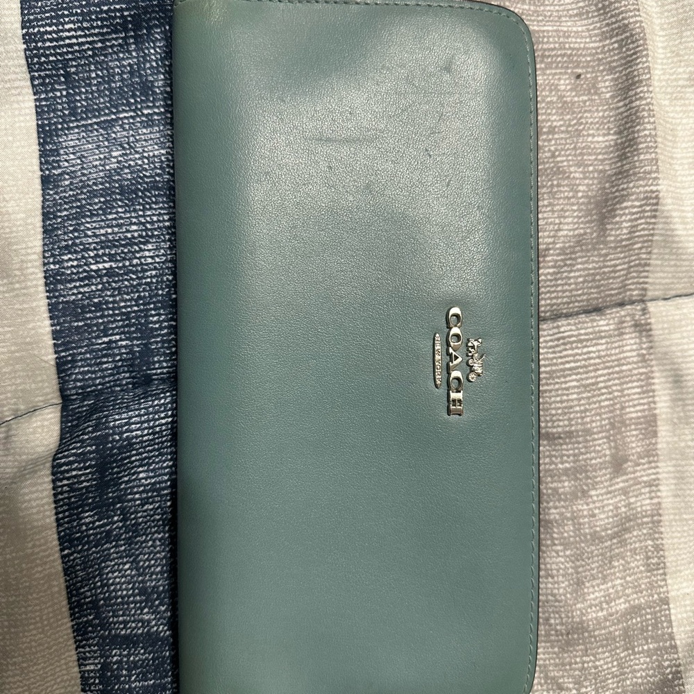 Coach Leather Hobo Bag & Matching Wallet - Picture 7 of 9